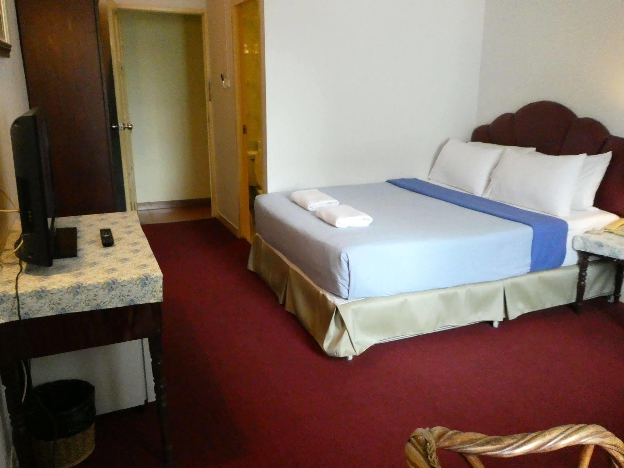 Khách sạn Mango Lagoon Place